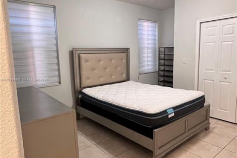 Villa ou maison à louer à Homestead, Floride: 1 chambre, 226.68 m2 № 2086417 - photo 17