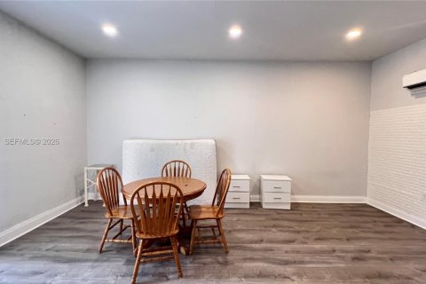 Villa ou maison à louer à Homestead, Floride: 1 chambre, 226.68 m2 № 2086417 - photo 11