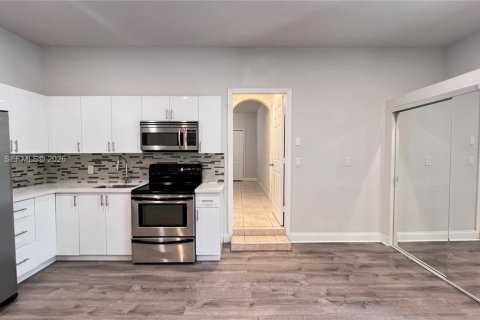 Villa ou maison à louer à Homestead, Floride: 1 chambre, 226.68 m2 № 2086417 - photo 6