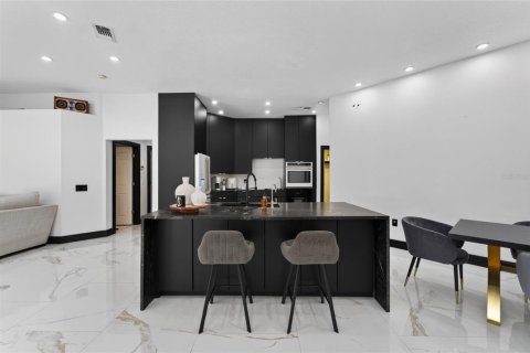 Casa en venta en Valrico, Florida, 4 dormitorios, 248.98 m2 № 2349189 - foto 12