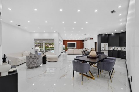 Casa en venta en Valrico, Florida, 4 dormitorios, 248.98 m2 № 2349189 - foto 10