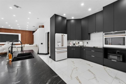 Casa en venta en Valrico, Florida, 4 dormitorios, 248.98 m2 № 2349189 - foto 13
