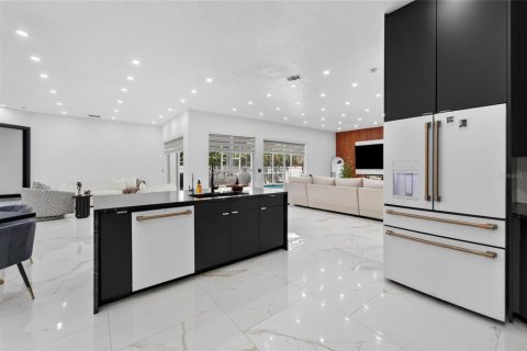 Casa en venta en Valrico, Florida, 4 dormitorios, 248.98 m2 № 2349189 - foto 17