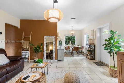 Casa en venta en Miami, Florida, 2 dormitorios, 82.13 m2 № 2079328 - foto 16