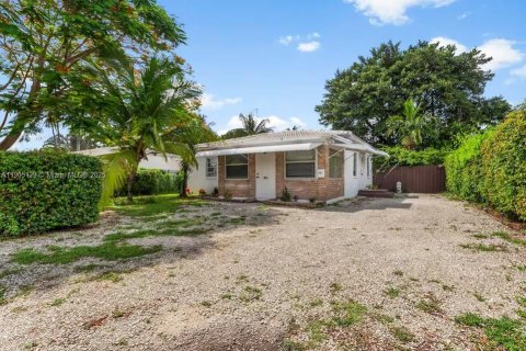 Casa en venta en Miami, Florida, 2 dormitorios, 82.13 m2 № 2079328 - foto 1