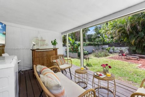 Casa en venta en Miami, Florida, 2 dormitorios, 82.13 m2 № 2079328 - foto 15