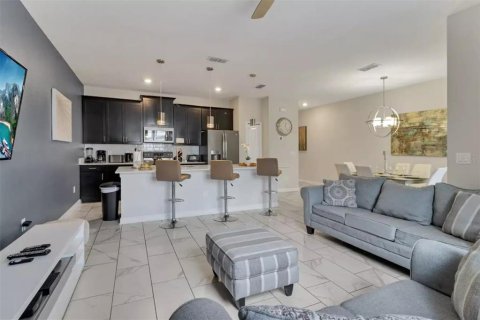 Townhouse in STOREY LAKE in Kissimmee, Florida 4 bedrooms, 177.81 sq.m. № 1288610 - photo 13