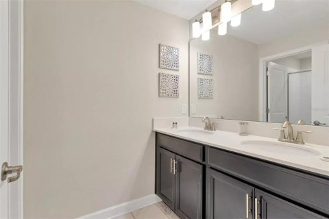 Townhouse in STOREY LAKE in Kissimmee, Florida 4 bedrooms, 177.81 sq.m. № 1288610 - photo 17