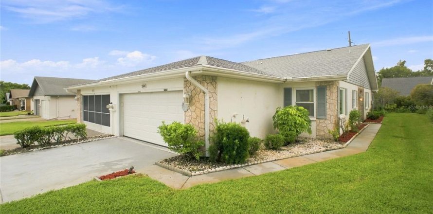 Casa en Palm Harbor, Florida 2 dormitorios, 123.75 m2 № 2330040