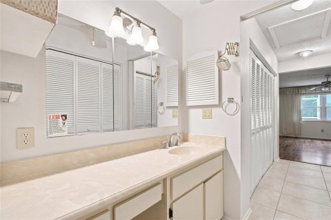 Casa en venta en Palm Harbor, Florida, 2 dormitorios, 123.75 m2 № 2330040 - foto 25
