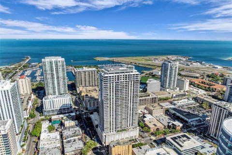 Condo in Saint Petersburg, Florida, 2 bedrooms  № 2366517