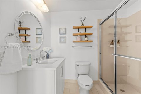 Купить кондоминиум в Майами, Флорида 2 спальни, 102.84м2, № 1982110 - фото 16