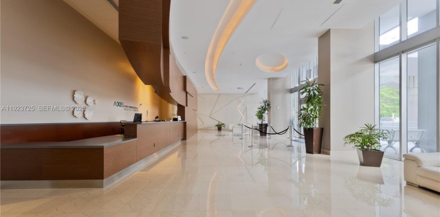 Кондоминиум с 2 спальнями в Майами, Флорида № 1982110