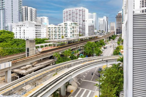 Купить кондоминиум в Майами, Флорида 2 спальни, 102.84м2, № 1982110 - фото 19