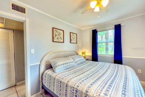 Condo in Saint Pete Beach, Florida, 1 bedroom  № 1901910 - photo 6