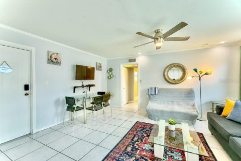 Condo in Saint Pete Beach, Florida, 1 bedroom  № 1901910 - photo 3