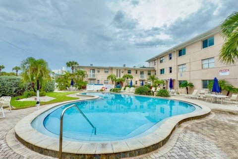 Condo in Saint Pete Beach, Florida, 1 bedroom  № 1901910 - photo 9