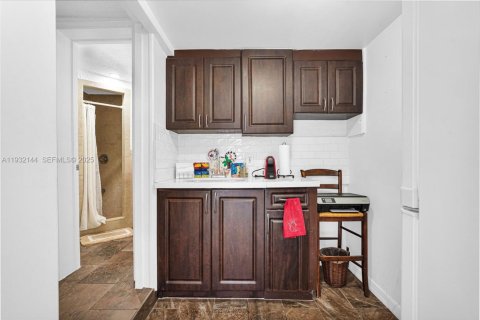 Casa en venta en South Miami, Florida, 3 dormitorios, 135.92 m2 № 1992725 - foto 26