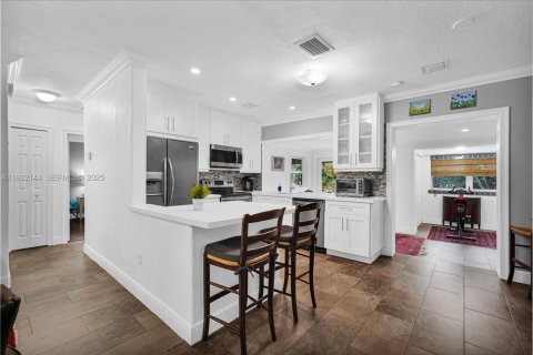 Casa en venta en South Miami, Florida, 3 dormitorios, 135.92 m2 № 1992725 - foto 19