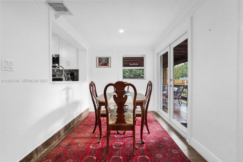 Casa en venta en South Miami, Florida, 3 dormitorios, 135.92 m2 № 1992725 - foto 21