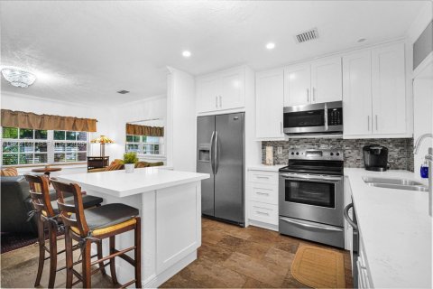 Casa en venta en South Miami, Florida, 3 dormitorios, 135.92 m2 № 1992725 - foto 12