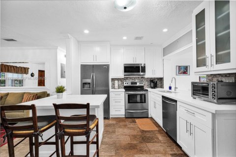 Casa en venta en South Miami, Florida, 3 dormitorios, 135.92 m2 № 1992725 - foto 20