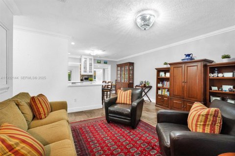 Casa en venta en South Miami, Florida, 3 dormitorios, 135.92 m2 № 1992725 - foto 7