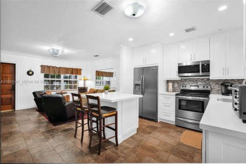 Casa en venta en South Miami, Florida, 3 dormitorios, 135.92 m2 № 1992725 - foto 9