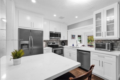 Casa en venta en South Miami, Florida, 3 dormitorios, 135.92 m2 № 1992725 - foto 14