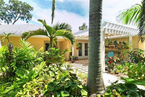 House in Bradenton, Florida 4 bedrooms, 251.77 sq.m. № 1827972 - photo 1