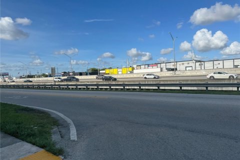 Copropriété à vendre à Hialeah, Floride: 2 chambres, 78.04 m2 № 1977810 - photo 13