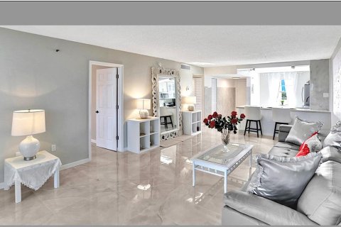 Condominio en venta en Lauderhill, Florida, 2 dormitorios, 117.06 m2 № 2199287 - foto 11