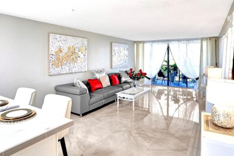 Condominio en venta en Lauderhill, Florida, 2 dormitorios, 117.06 m2 № 2199287 - foto 12