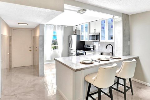 Condominio en venta en Lauderhill, Florida, 2 dormitorios, 117.06 m2 № 2199287 - foto 13