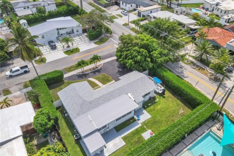 House in Miami, Florida 4 bedrooms, 158.21 sq.m. № 1930422 - photo 8