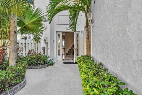 Casa en venta en Miami, Florida, 3 dormitorios, 200.76 m2 № 2431434 - foto 5