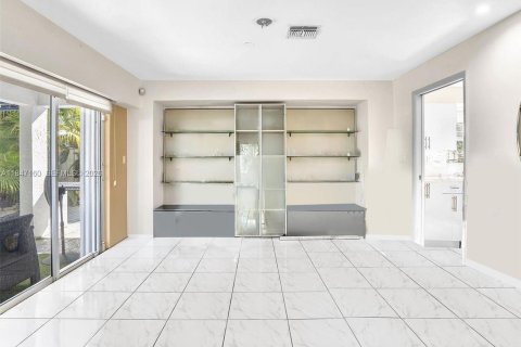Casa en venta en Miami, Florida, 3 dormitorios, 200.76 m2 № 2431434 - foto 17