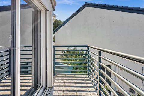 Casa en venta en Miami, Florida, 3 dormitorios, 200.76 m2 № 2431434 - foto 13