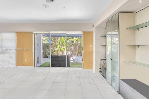 Casa en venta en Miami, Florida, 3 dormitorios, 200.76 m2 № 2431434 - foto 16