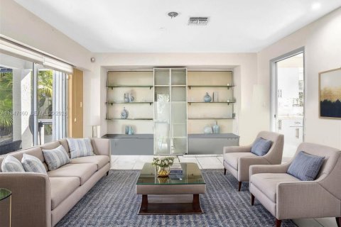 Casa en venta en Miami, Florida, 3 dormitorios, 200.76 m2 № 2431434 - foto 8