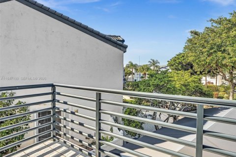 Casa en venta en Miami, Florida, 3 dormitorios, 200.76 m2 № 2431434 - foto 12