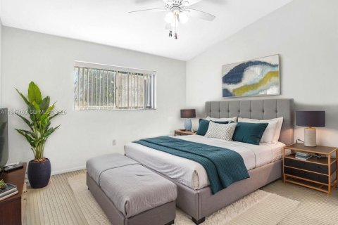 Casa en venta en Miami, Florida, 3 dormitorios, 200.76 m2 № 2431434 - foto 9