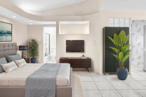 Casa en venta en Miami, Florida, 3 dormitorios, 200.76 m2 № 2431434 - foto 19