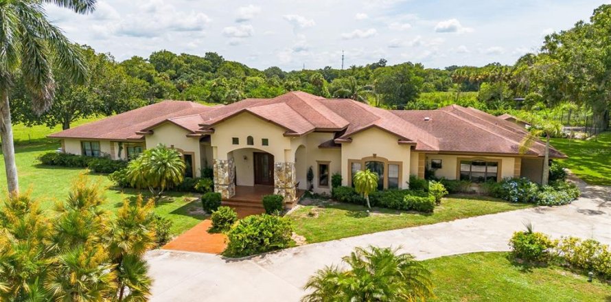 Casa en Okeechobee, Florida 4 dormitorios, 583.8 m2 № 1829405