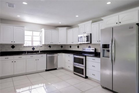 Casa en venta en Casselberry, Florida, 4 dormitorios, 189.33 m2 № 2419116 - foto 18