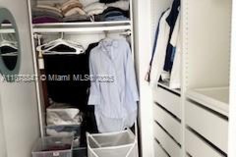 Condominio en venta en Miami Beach, Florida, 2 dormitorios, 73.39 m2 № 1981118 - foto 14