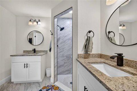 Villa ou maison à vendre à Rotonda, Floride: 3 chambres, 124.02 m2 № 2277765 - photo 17