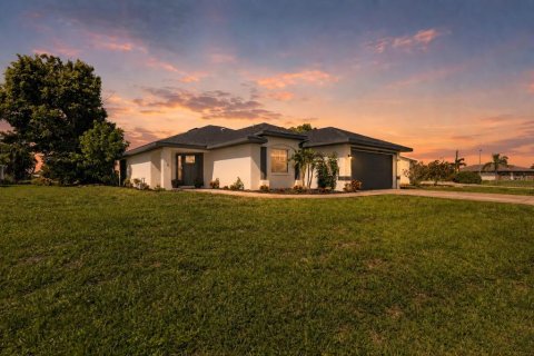 House in Rotonda, Florida 3 bedrooms, 124.02 sq.m. № 2277765