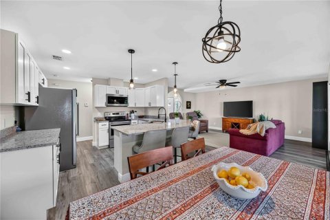 Villa ou maison à vendre à Rotonda, Floride: 3 chambres, 124.02 m2 № 2277765 - photo 7