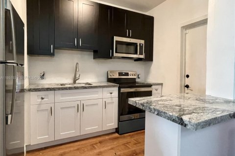 Condominio en venta en Miami Beach, Florida, 1 dormitorio, 57.6 m2 № 2019866 - foto 9